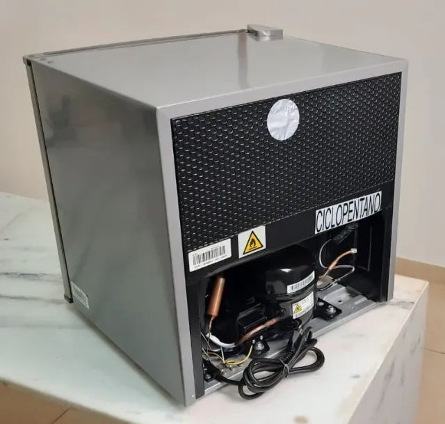 Frigobar Midea 45L 220V Prata - Foto 3