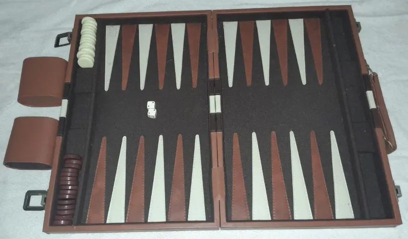 Maleta de couro de tabuleirão de gamão  - Foto 2