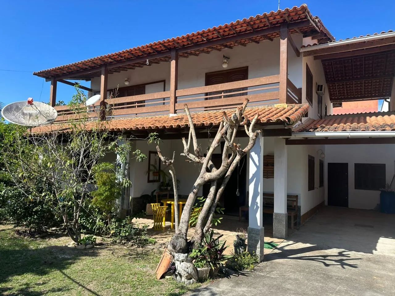 Casa Ampla com Piscina e 5 Suítes, no Boqueirão