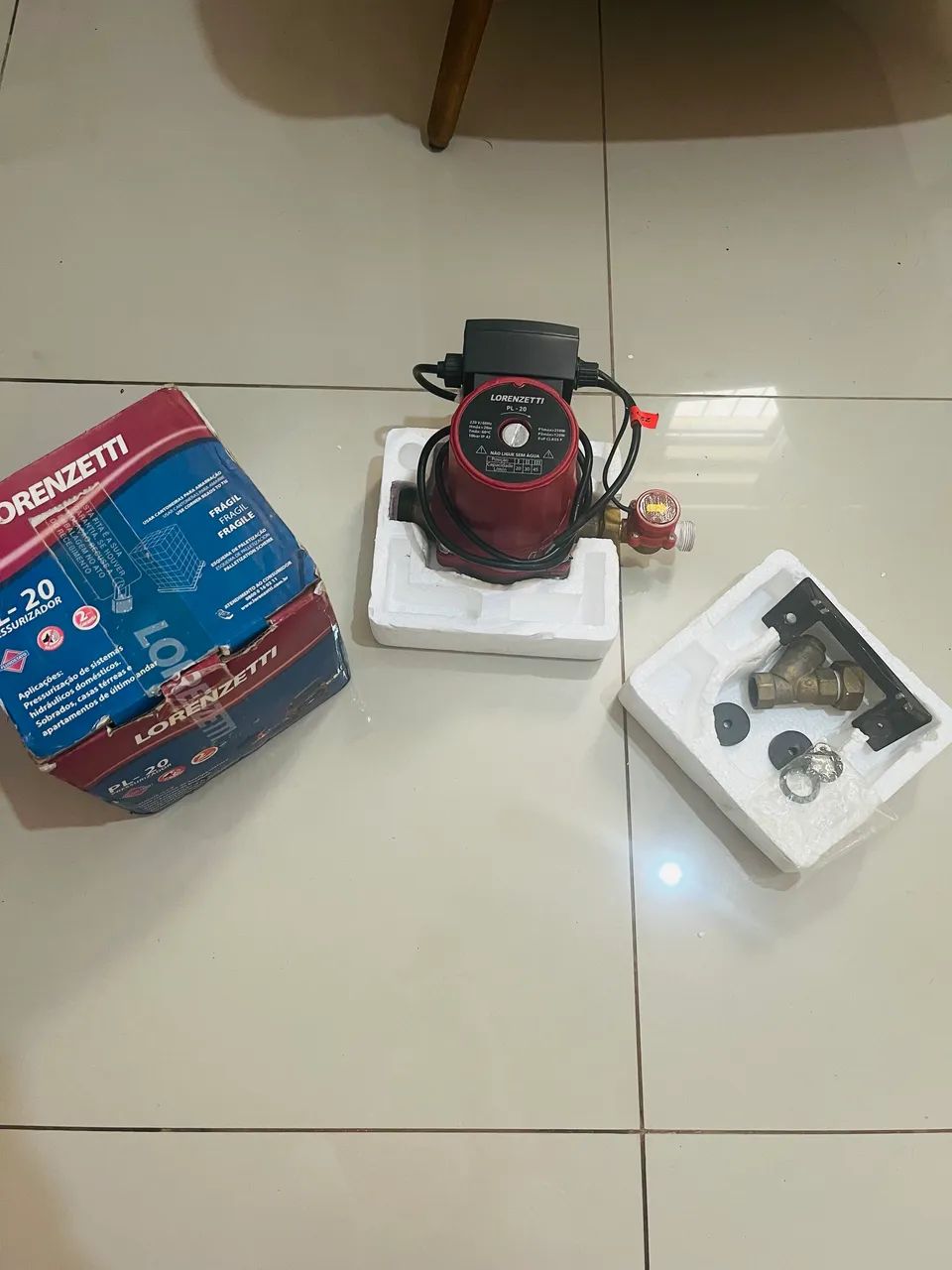 Vendo Pressurizador Lorenzetti PL20 - Foto 4