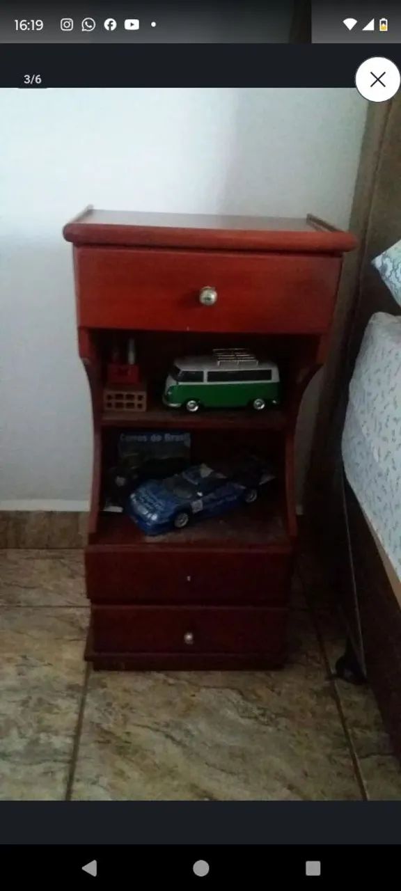 2 mesinhas de cabeceira de mogno  - Foto 2