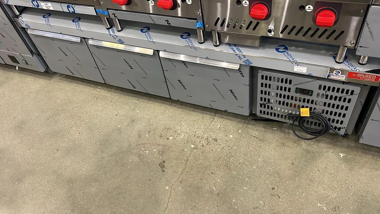 Balcão refrigerado 2.05m com 3 portas novo pronta entrega 