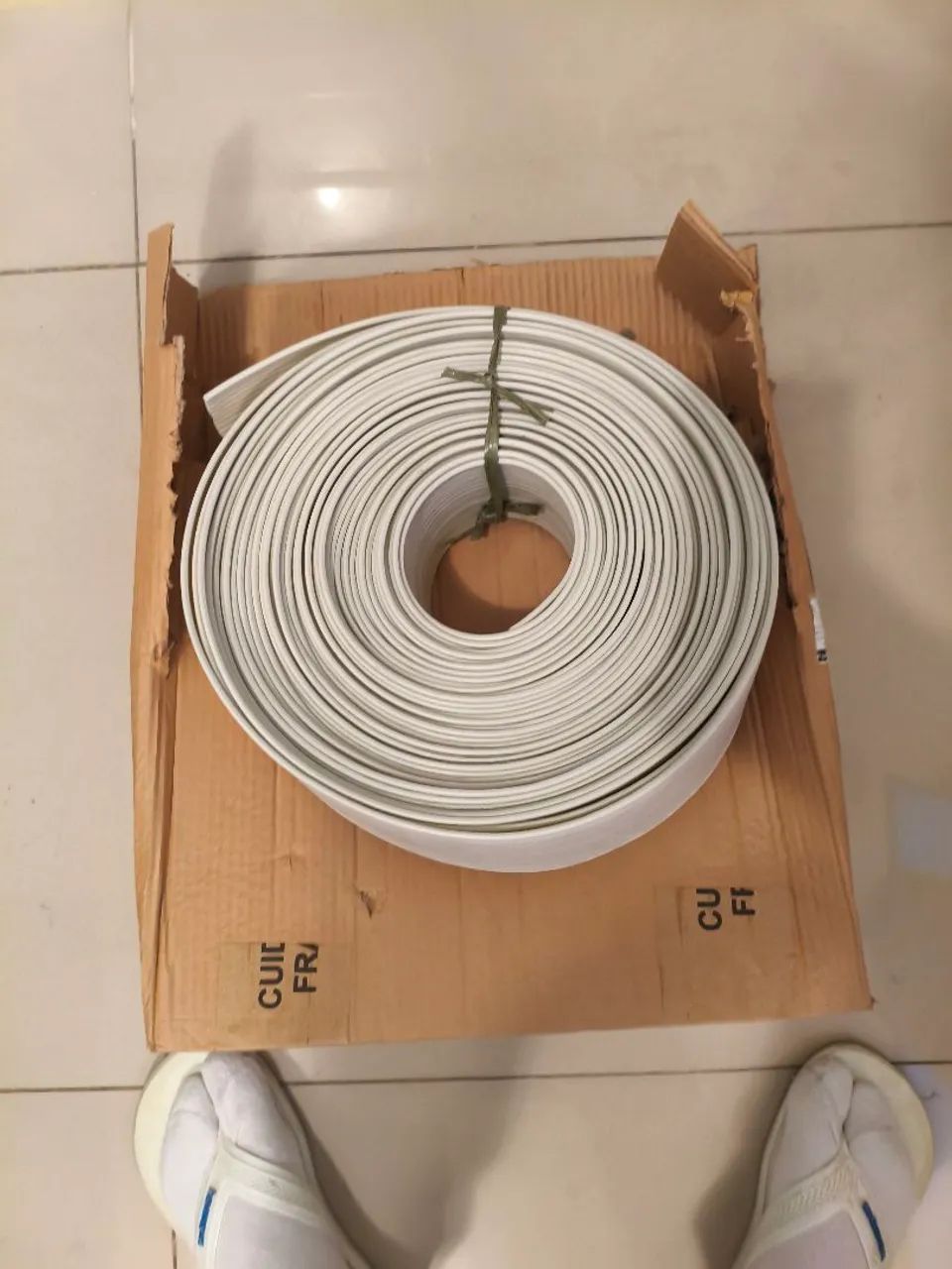 Fita de PVC para vedar portão 30m x 0,10cm - Foto 3