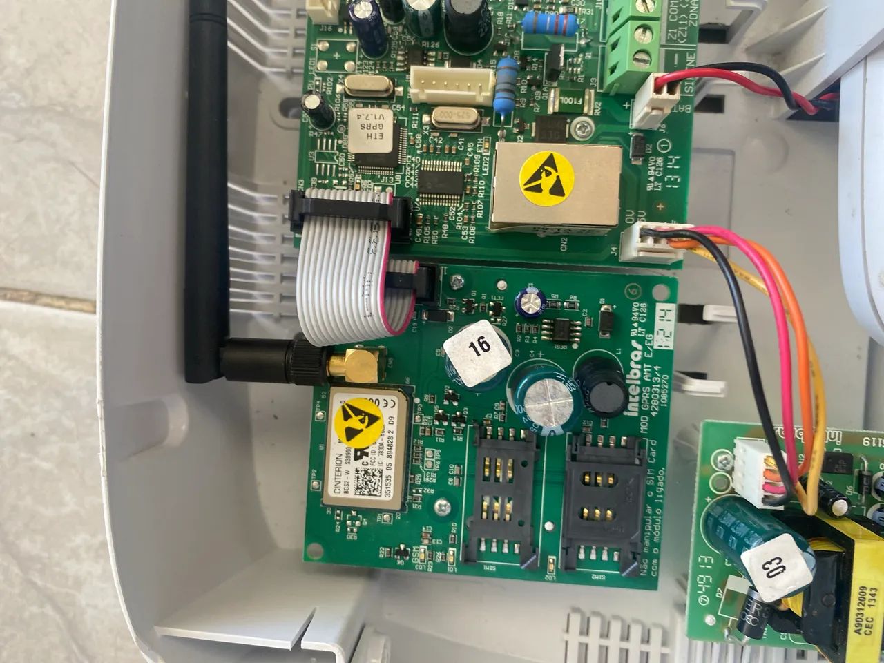 Alarme intelbras AMT- 2018 EG com Módulo de celular, teclado e receptor - Com defeito - Foto 4