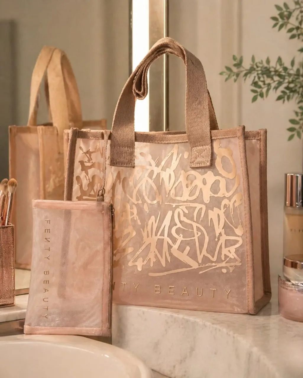 mini sacola Fenty Beaty rosa - NOVA  - Foto 4