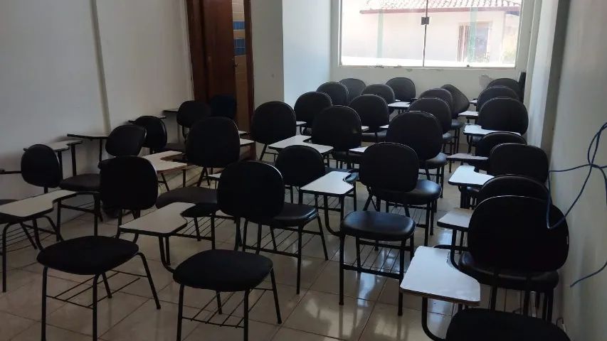 76 CADEIRAS UNIVERSITÁRIAS MODELOS VARIADOS - Foto 5