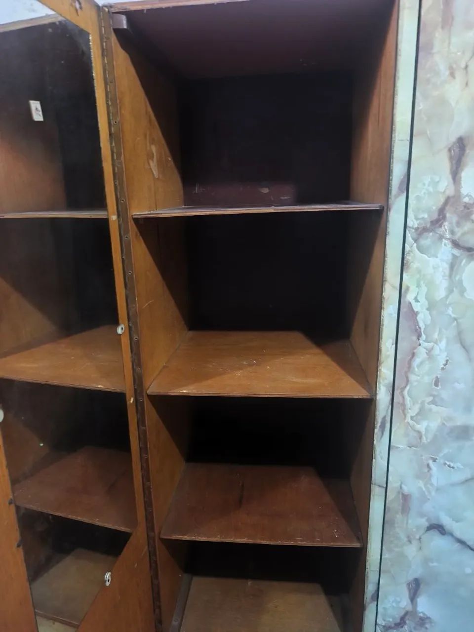 Comoda e guarda roupa  antigo ,madrira - Foto 2