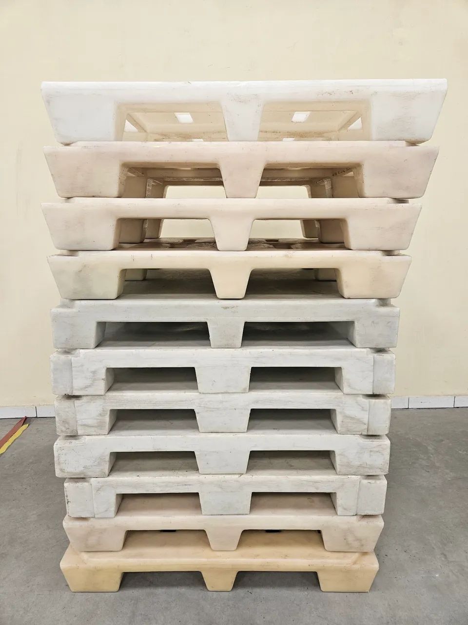 Pallets de Plasticos usados em perfeito uso.