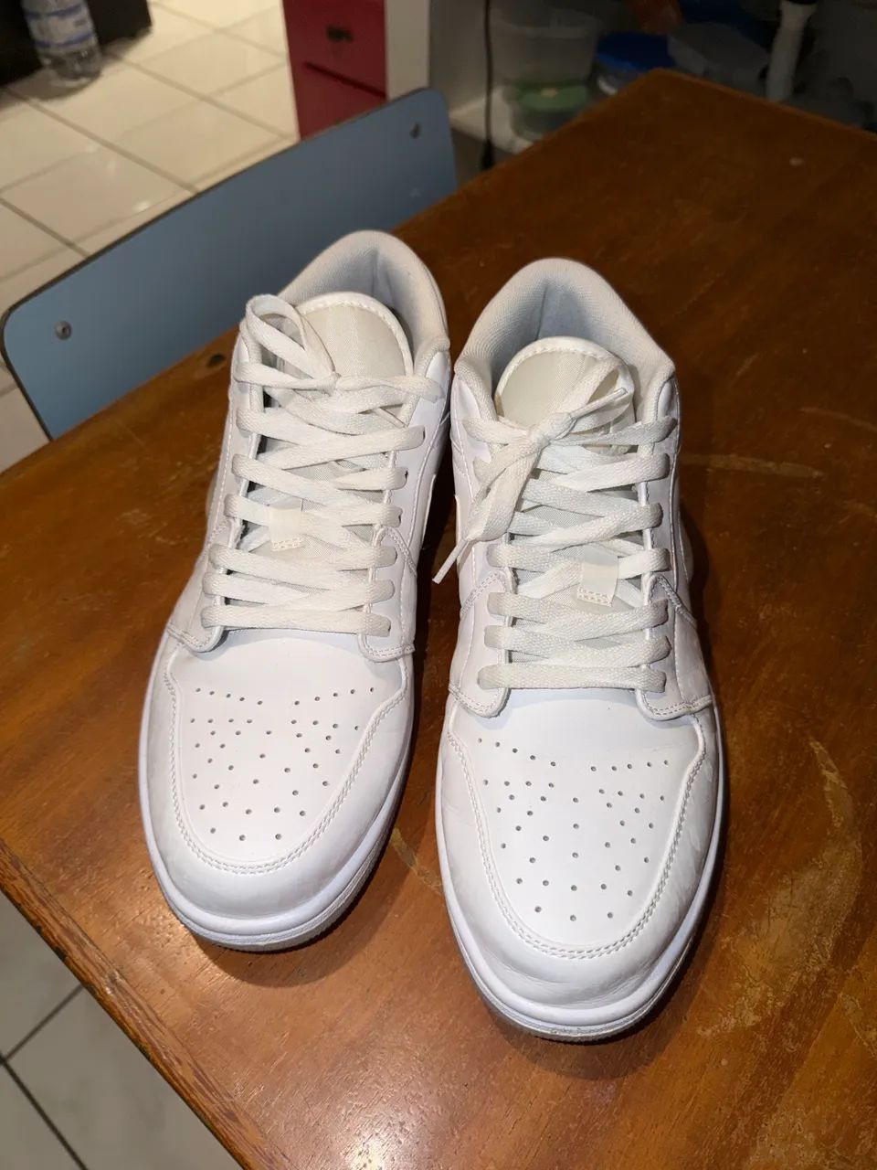 Air Jordan 1 Low SE Glitter Swoosh