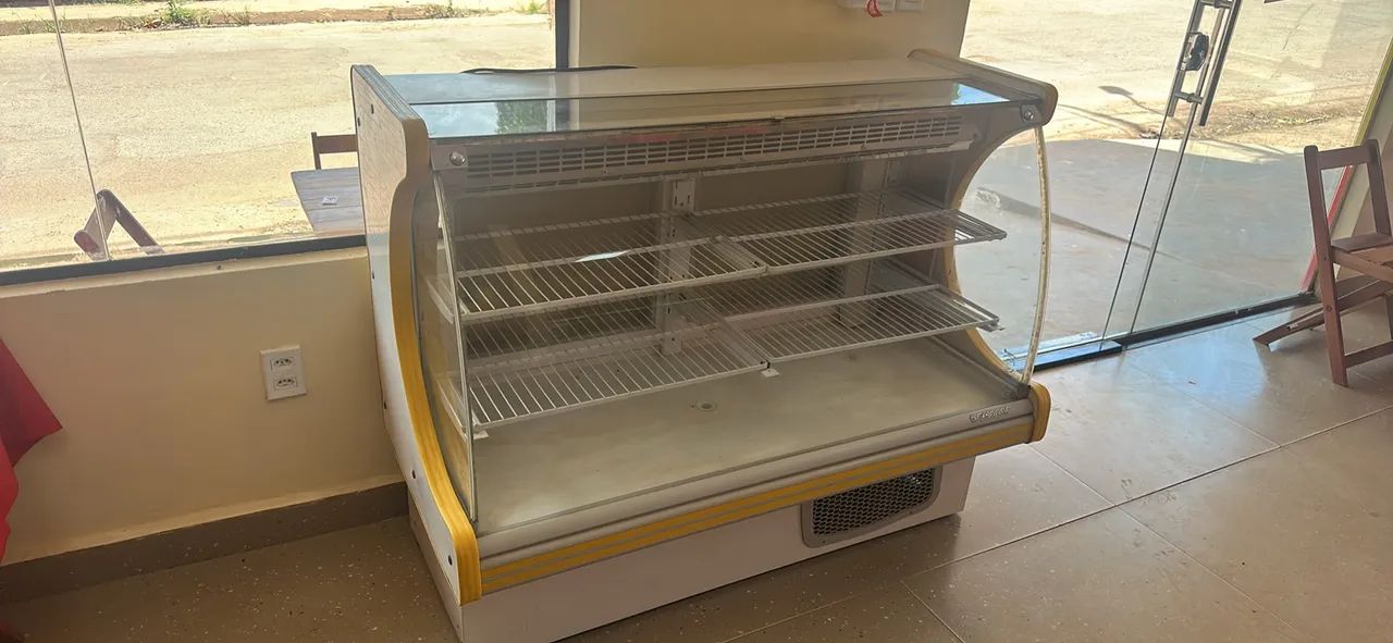 VENDO VITRINE REFRIGERADA 
