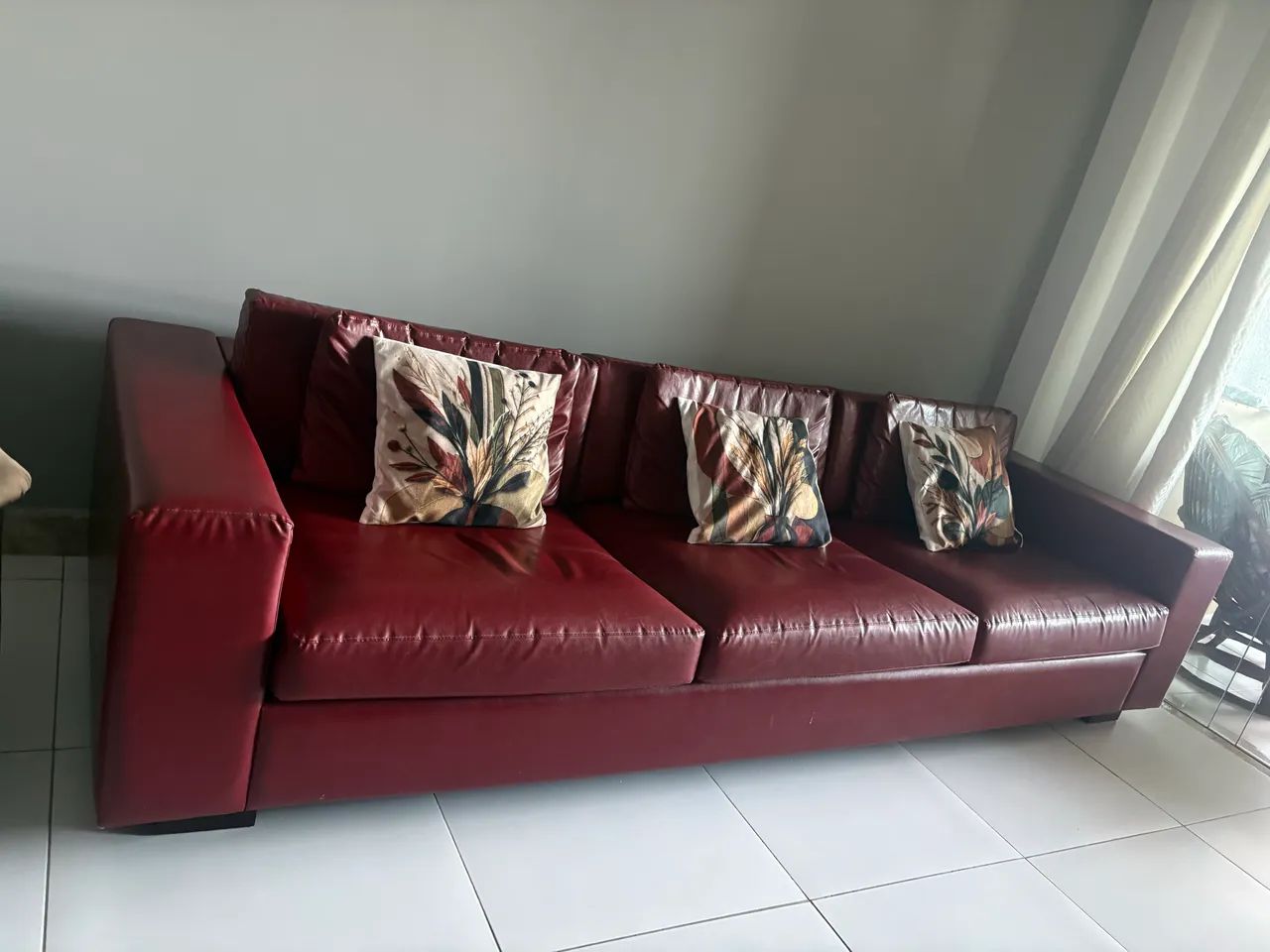 Sofá em couro com 6 lugares  - Foto 4