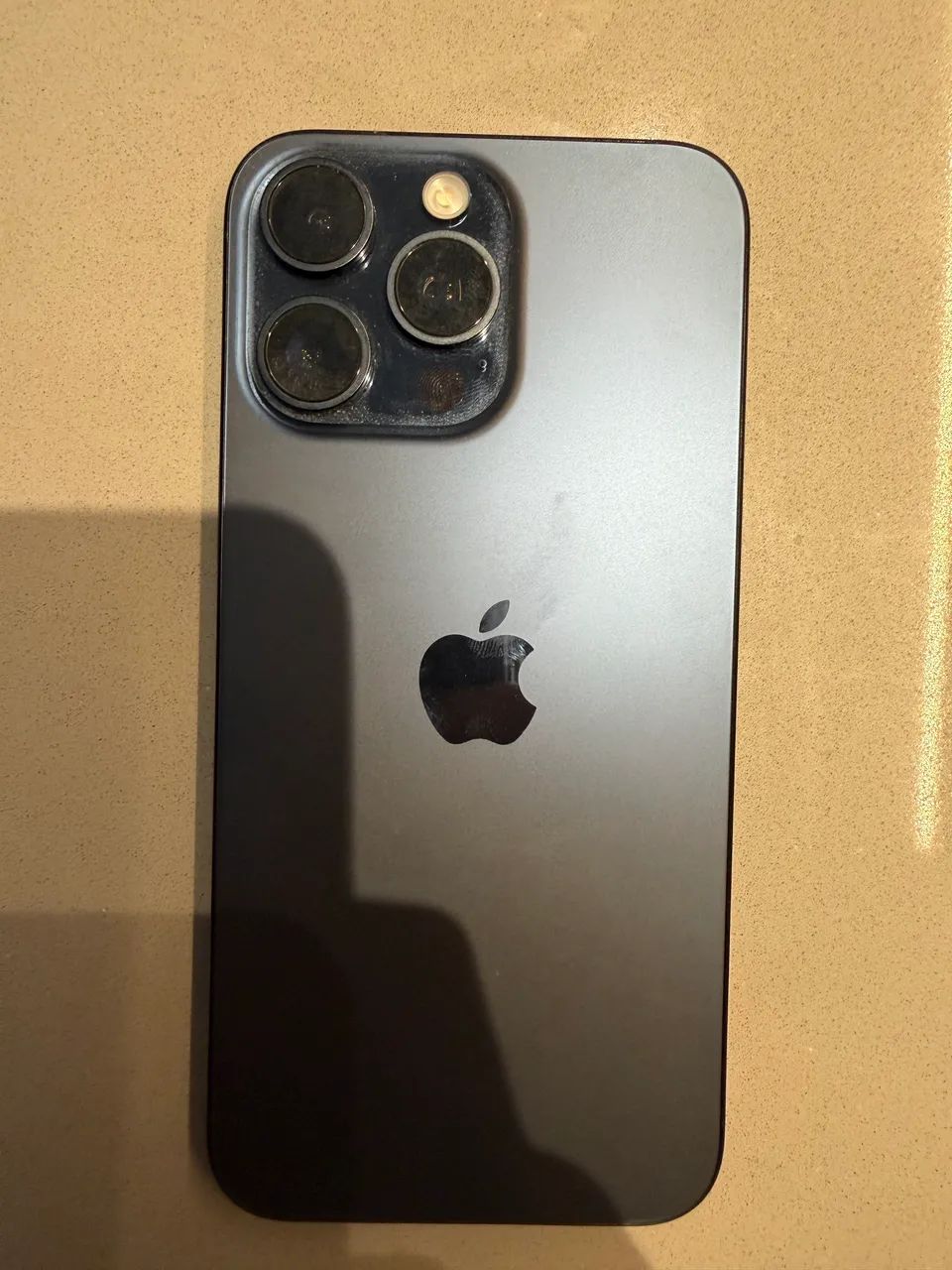 iPhone 15 pro max - ótimas condições 