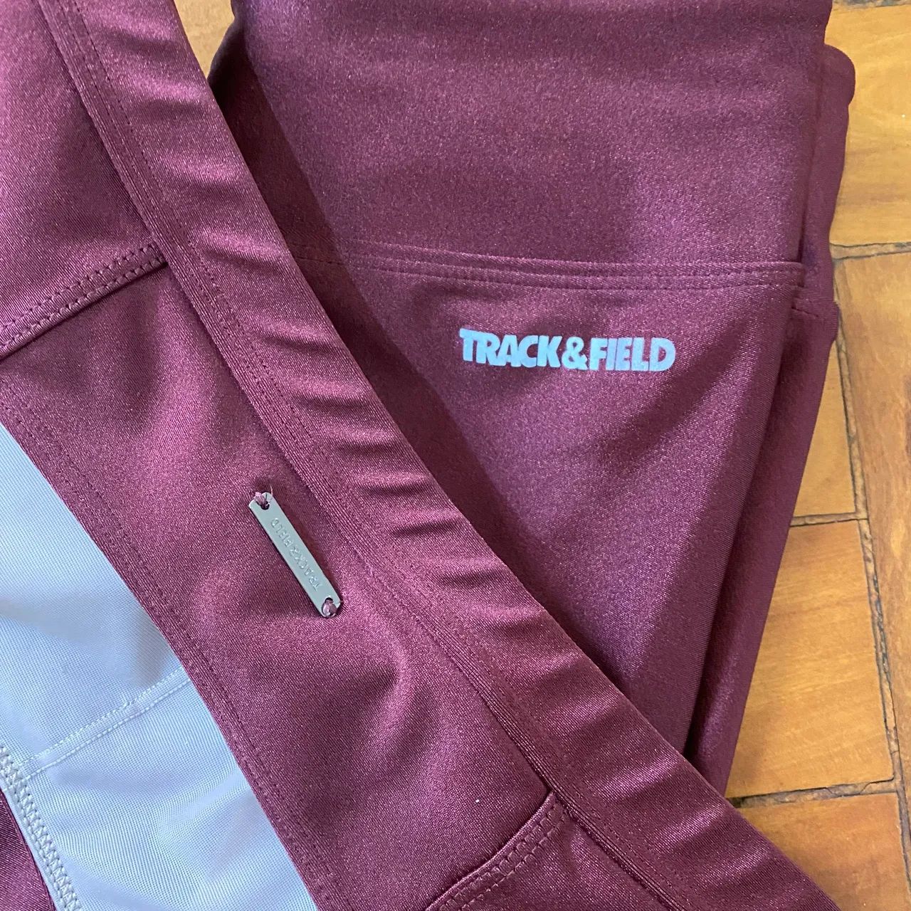 Conjunto brilho vinho track & field tamanho P - Foto 2