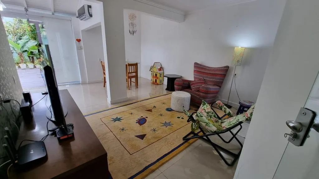 Casa com 05 Dorm. S/02 suítes 255m² no Itacorubi - Foto 2