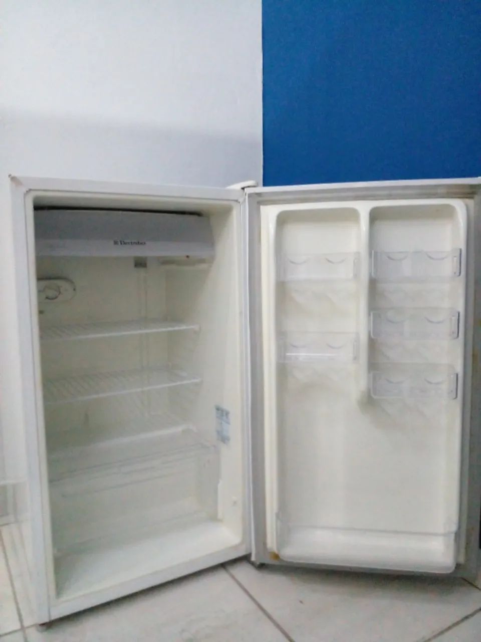 Frigobar Eletrolux 122 L Branco 127V - Foto 5