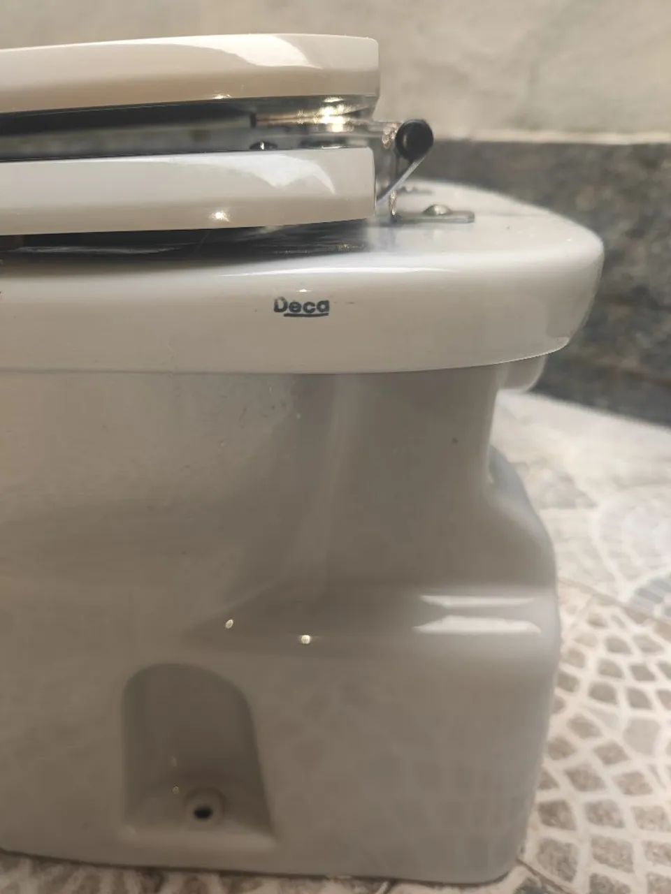 Vaso Sanitário com tampa, Marca Deca - Foto 6