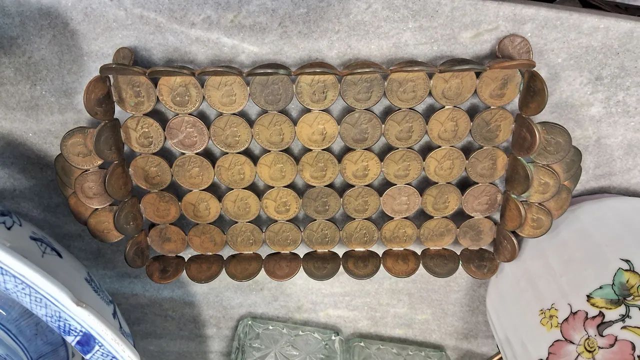 Antiga Bandeja Feita de moedas década de 40