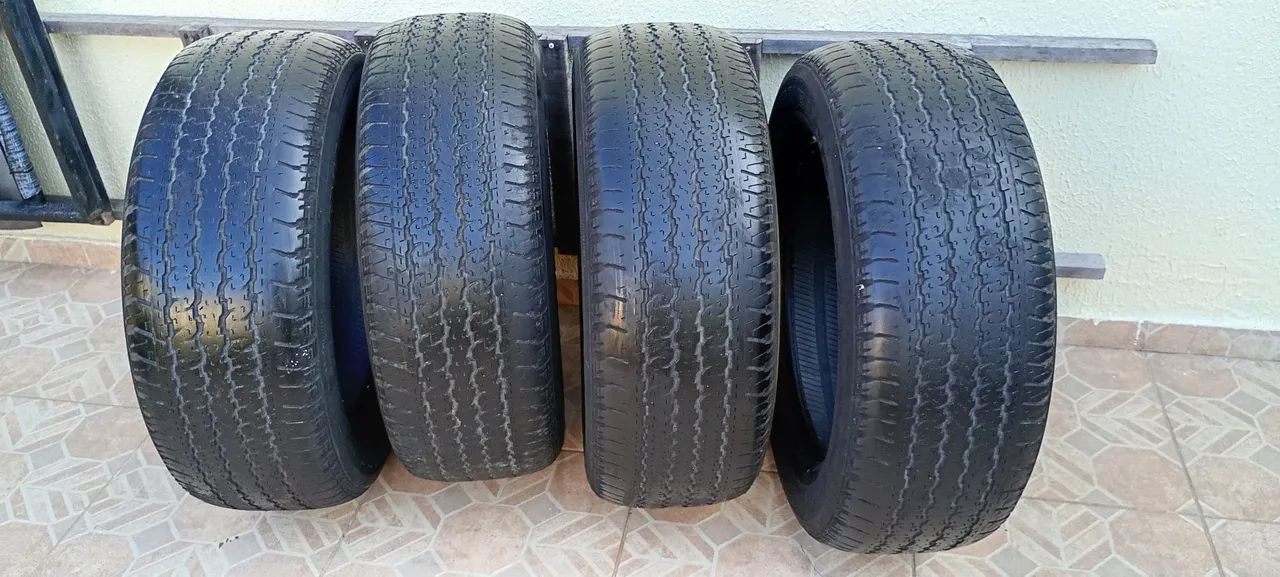 4 pneus 265/60R18 Bridgestone  - Foto 5