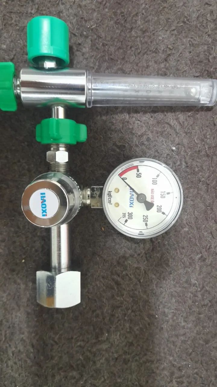 conjunto regulador de oxigênio medicinal com fluxômetro e umidificador - Foto 4