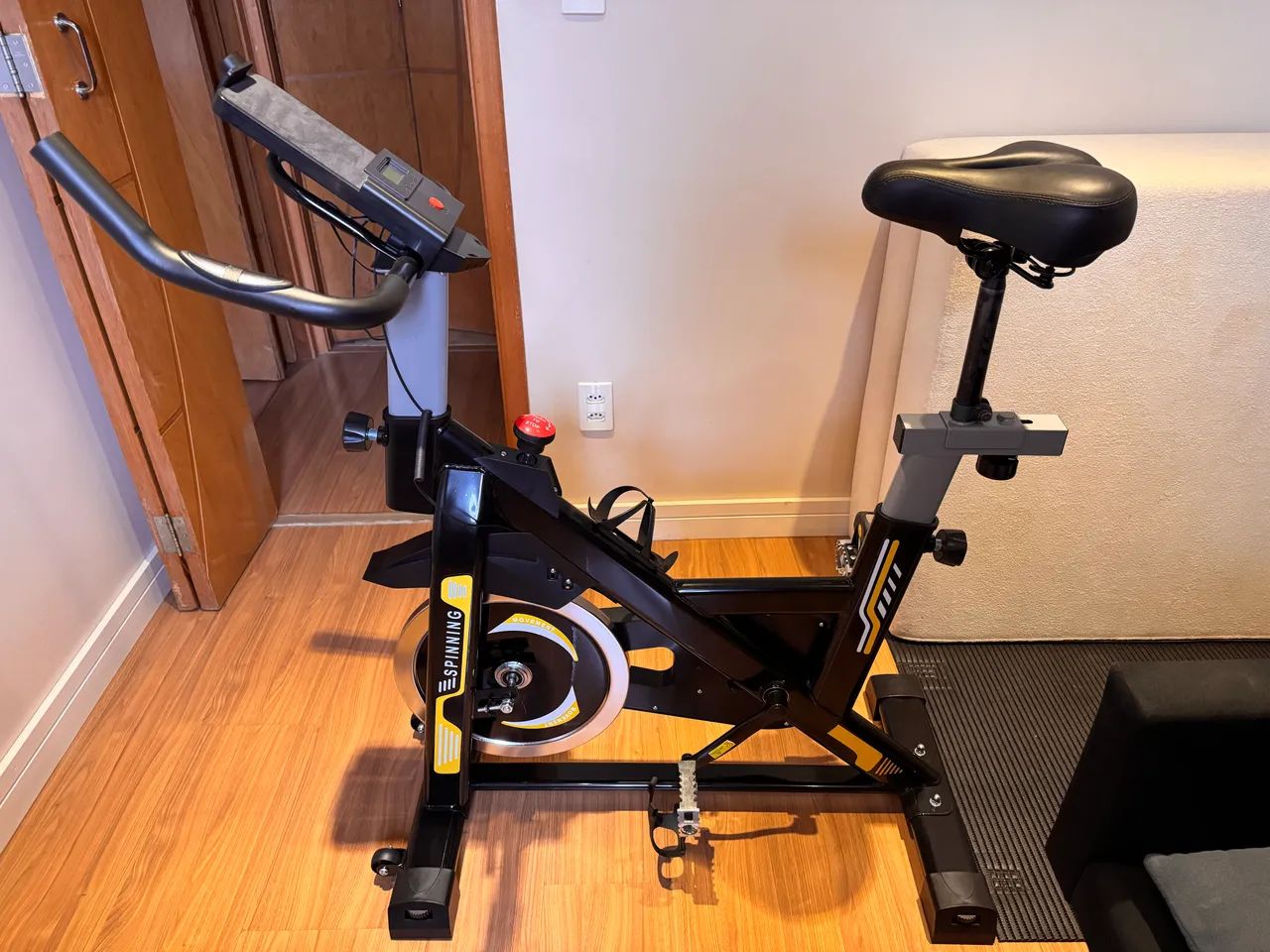 Bicicleta spinner semi nova 