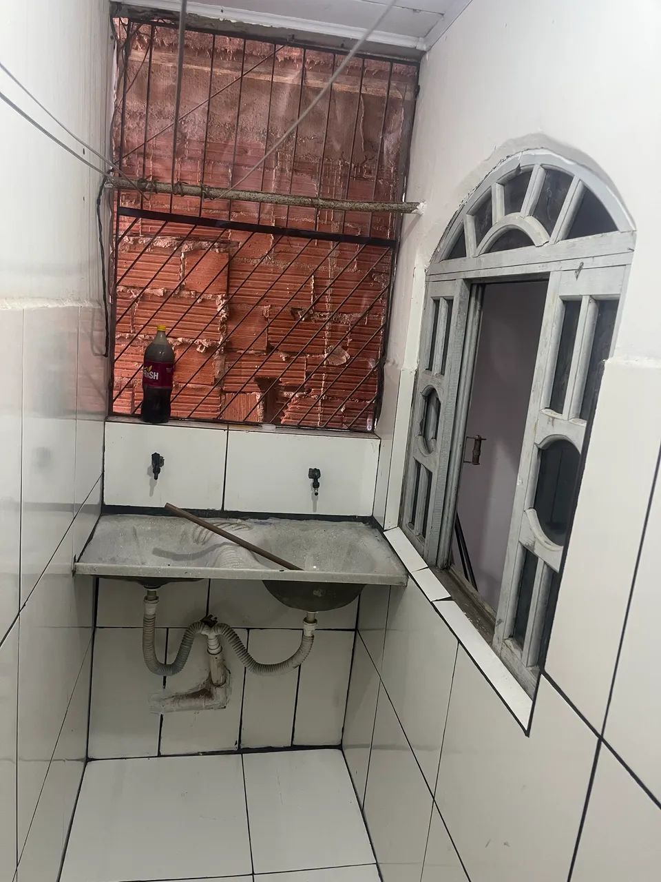 Vende se uma casa 2 quartos sala cozinha e uma área de serviço  - Foto 4