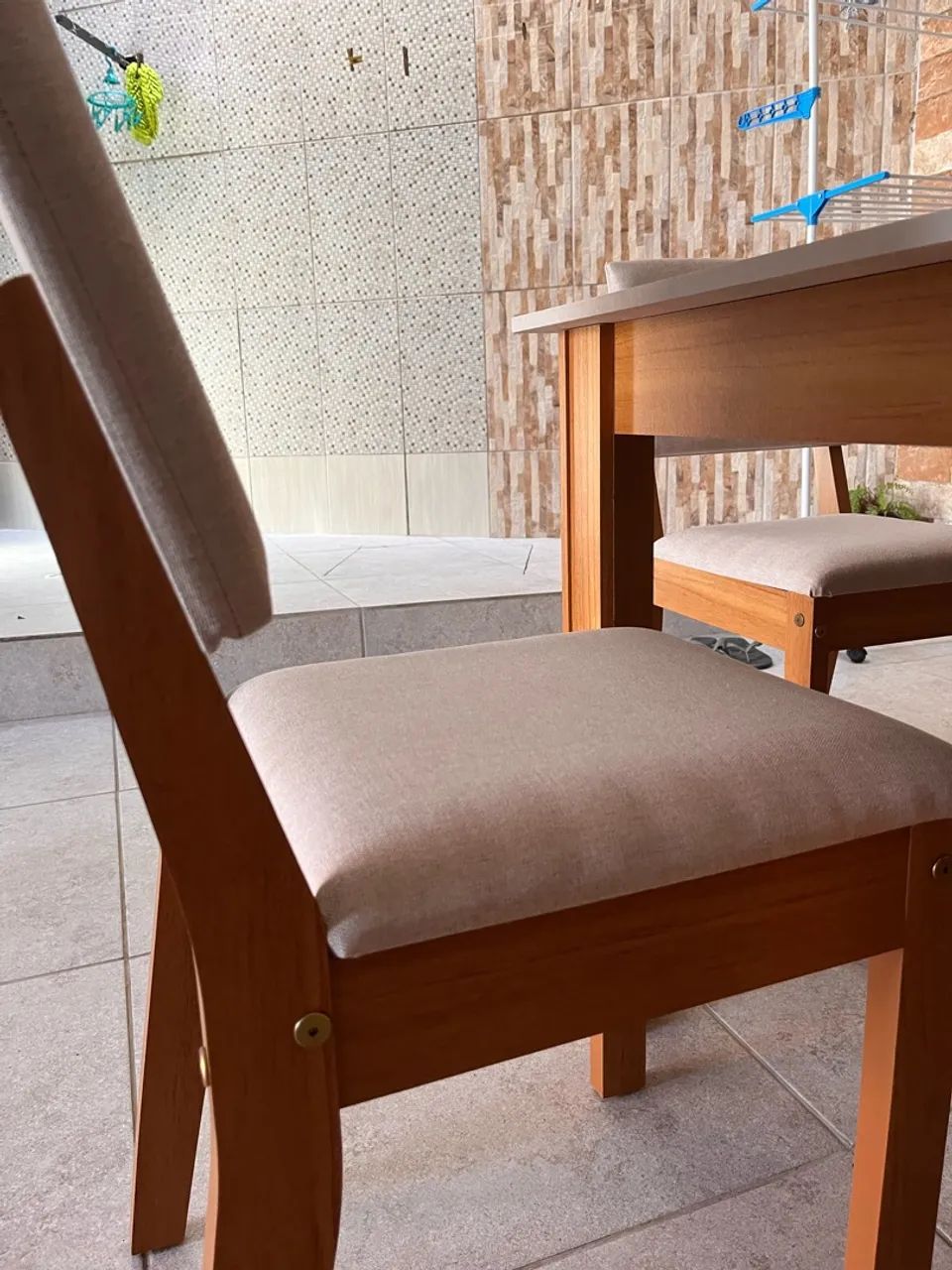 Conjunto de Mesa de Jantar com 4 Cadeiras - Foto 4