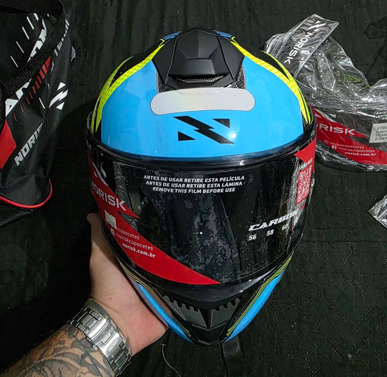 Capacete Norisk Carbon R Team 61