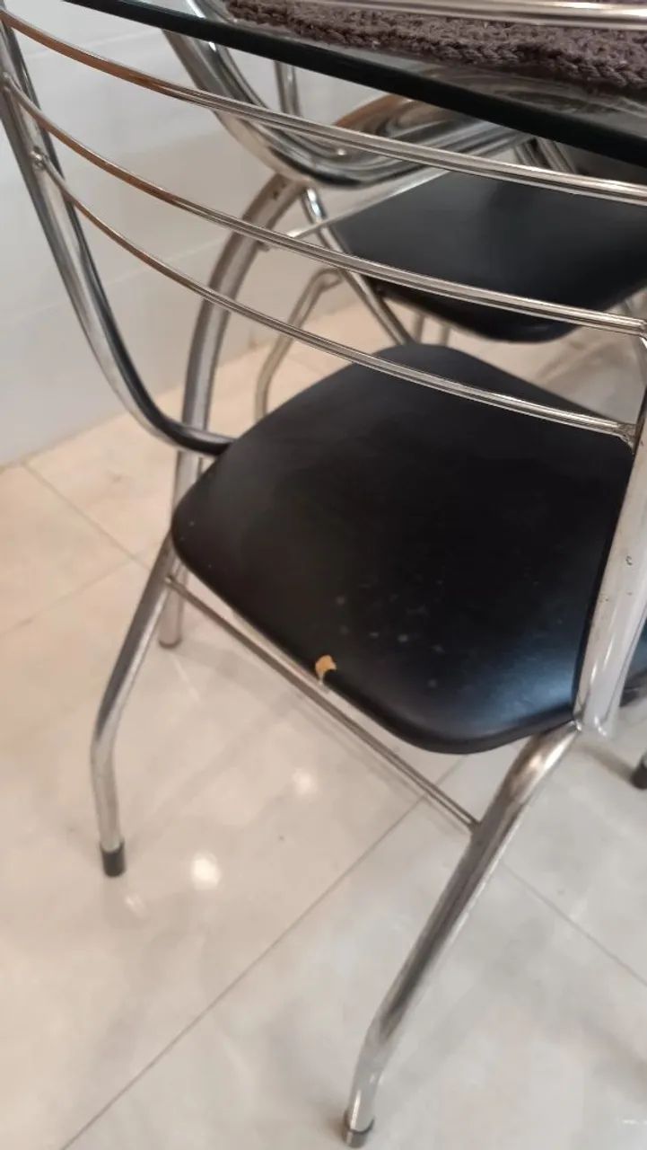 MESA COM 6 CADEIRAS USADA - Foto 5