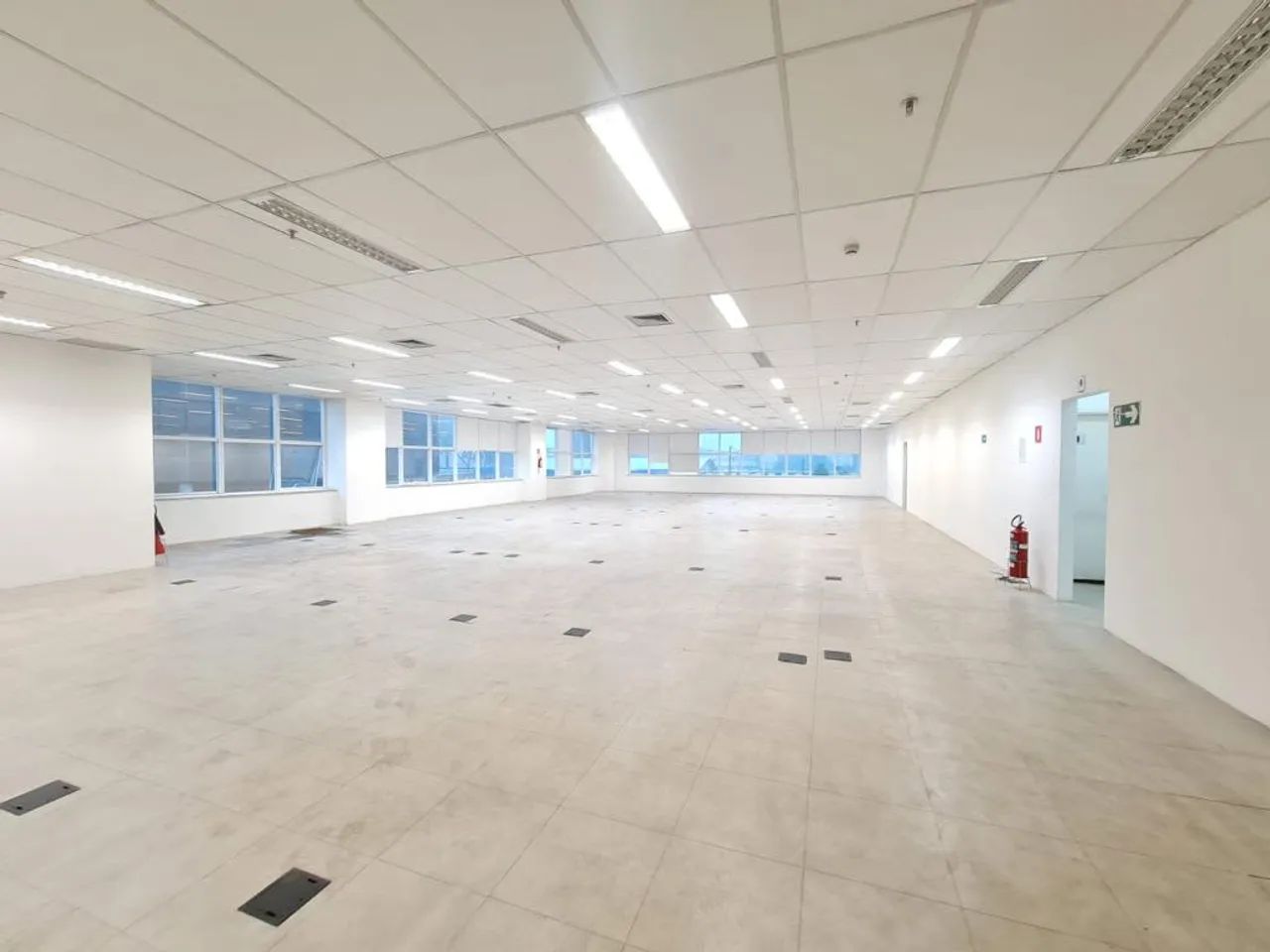 Sala comercial na Rua Samaritá, 1117 - 1º Andar  1820 m²