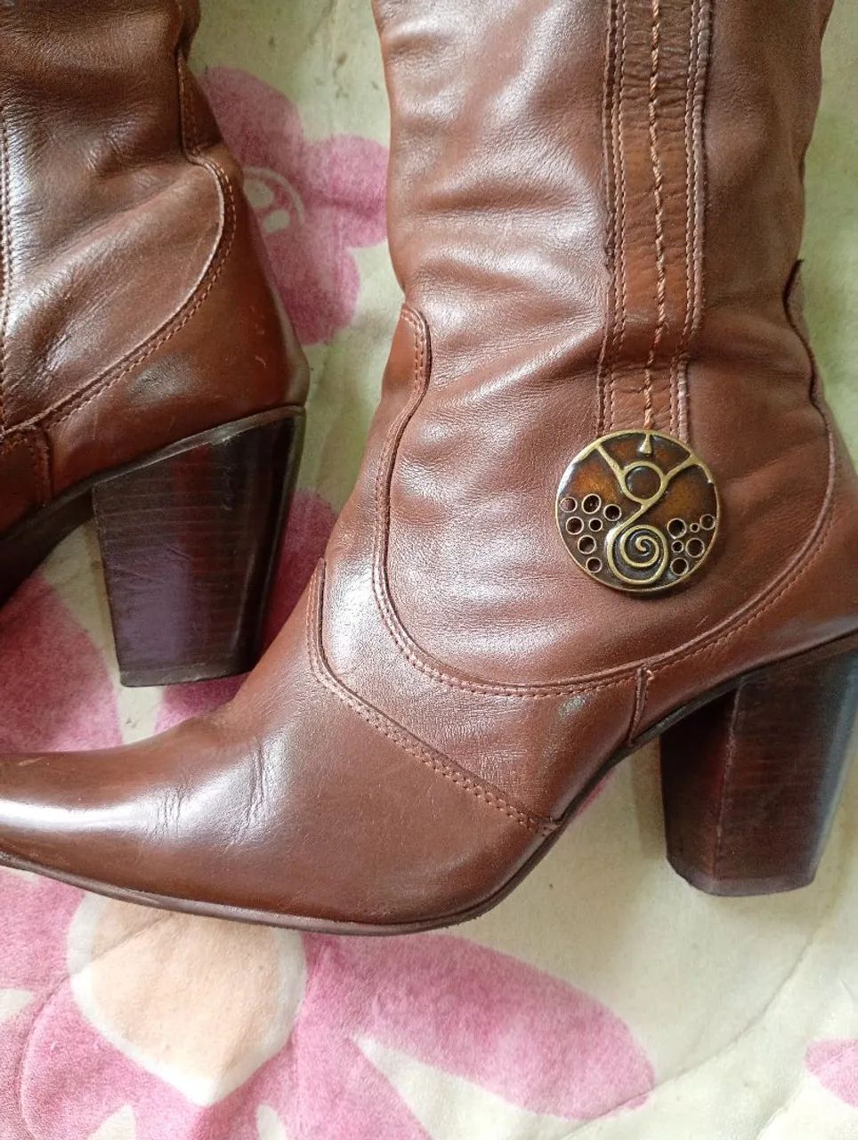 Bota marrom cano alto  - Foto 3