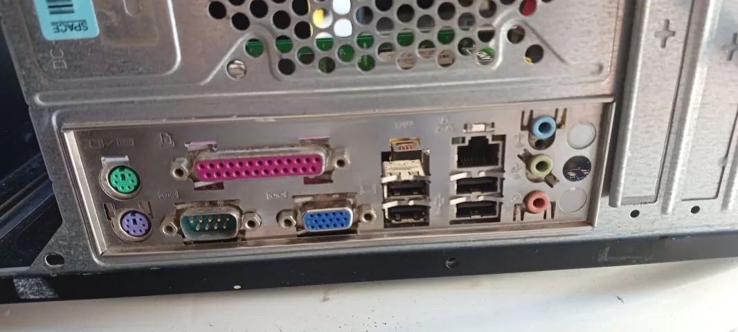 GABINETE ATX SEM FONTE C / COM ALGUMAS PEÇAS - Foto 3