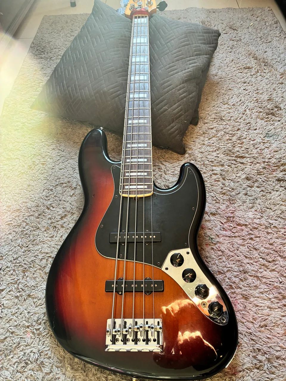 Contra baixo fender american deluxe 5 cordas  - Foto 2