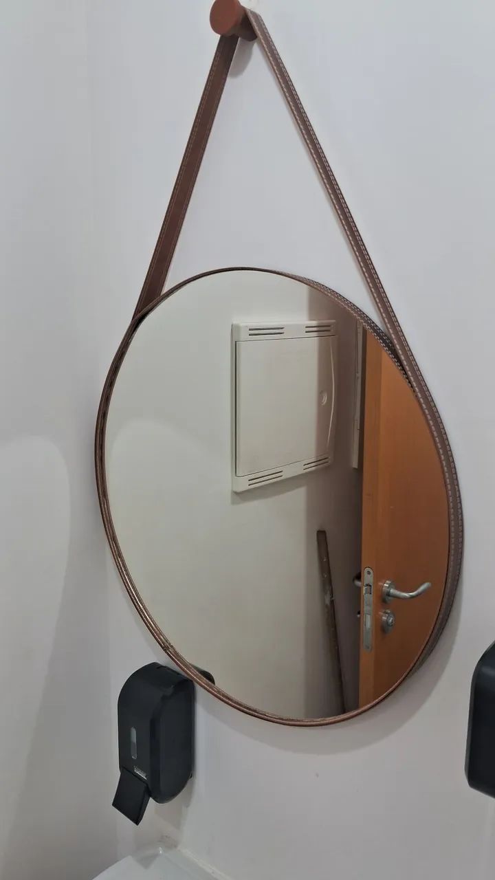Kit Utensílios de banheiro com espelho 