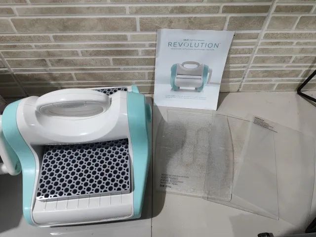 Máquina de Corte e Relevo Revolution WeR Memory Keepers - Foto 3