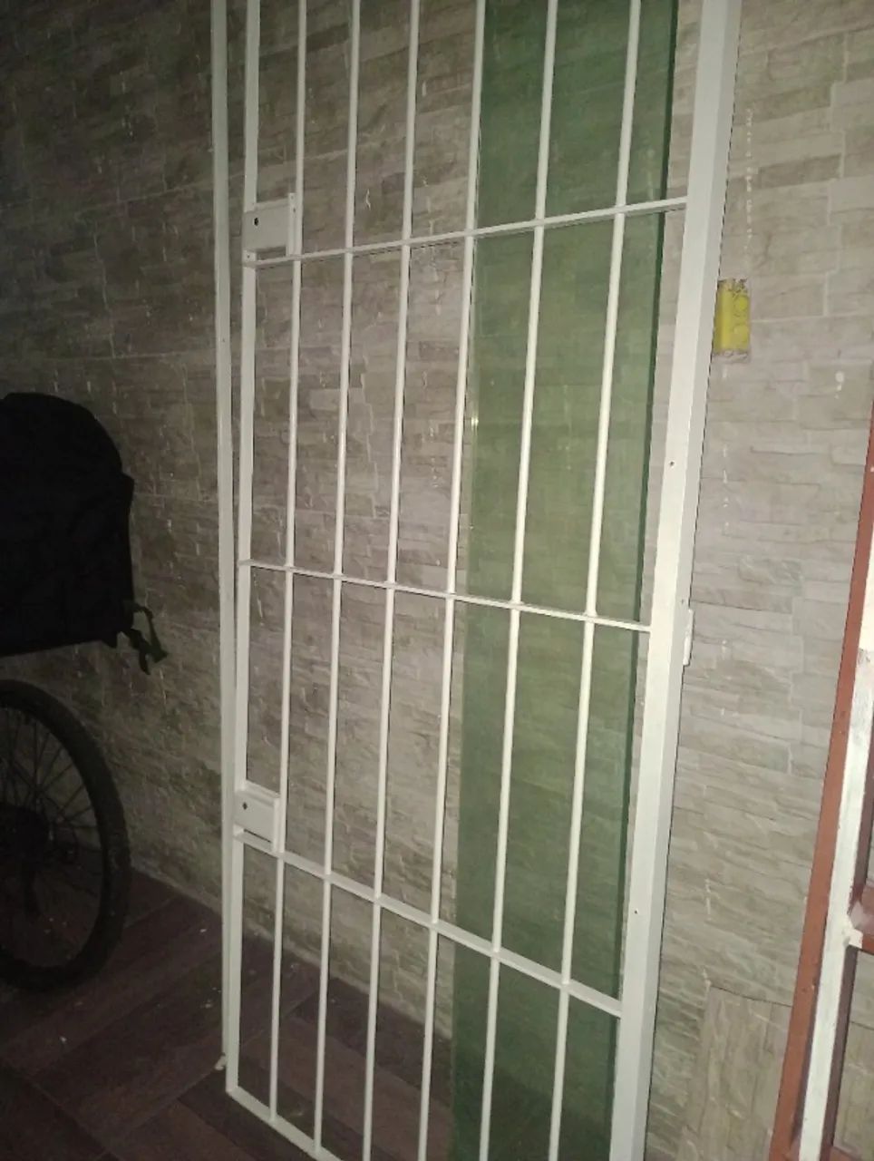 Grade de ferro para porta vem com 4 chave tetra - Foto 3