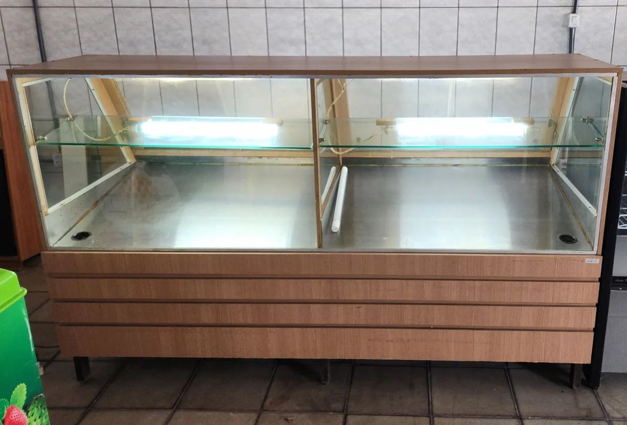 Vendo Vitrine Neutra