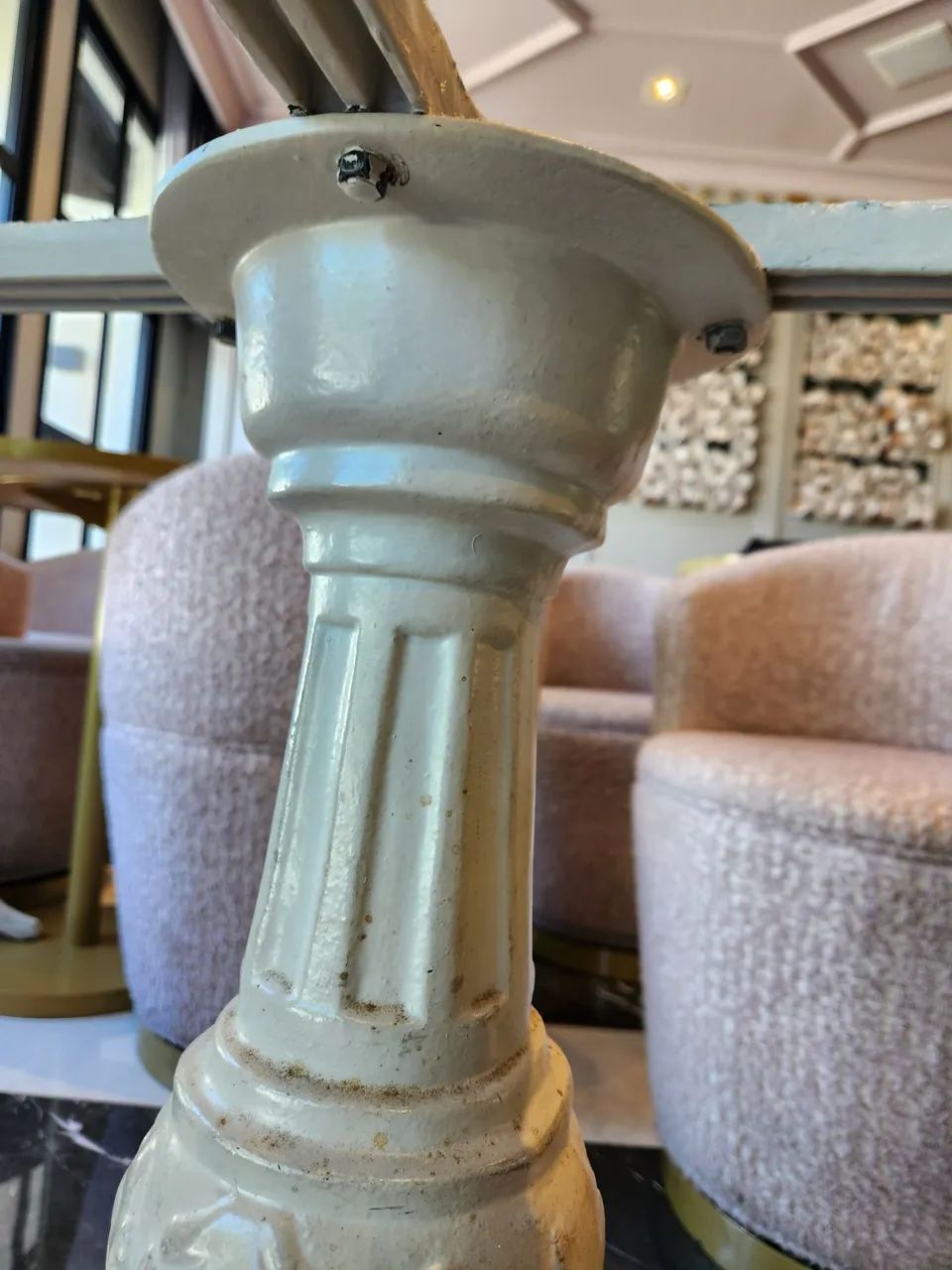 Pé de mesa ferro fundido pintado de branco - Foto 5