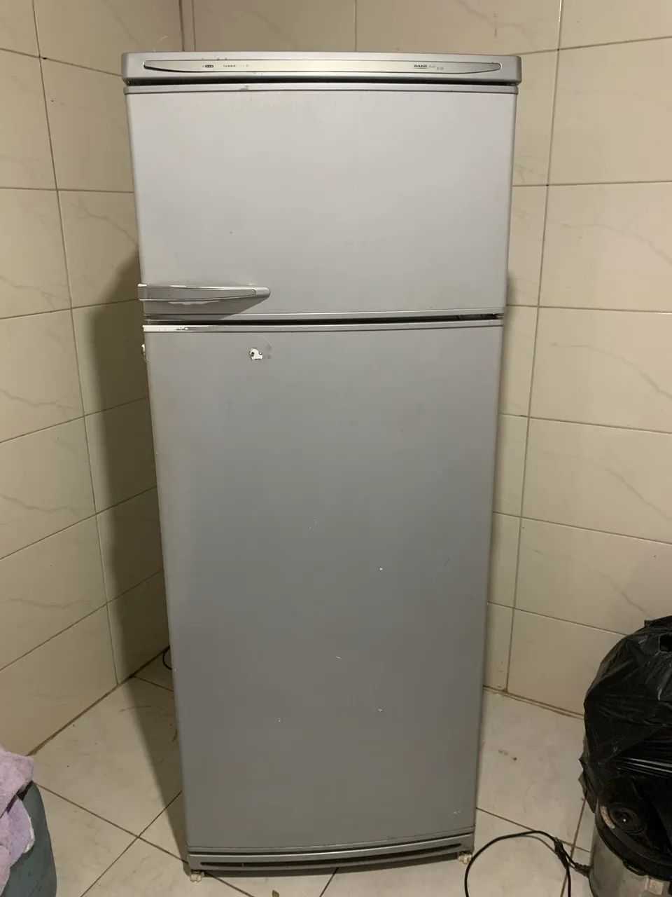 Geladeira DAKO 220V