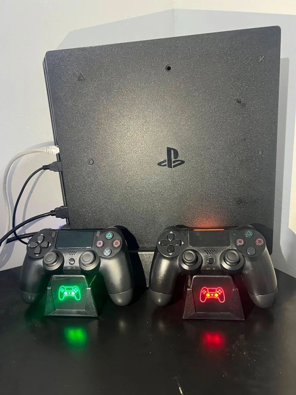 Ps4 pro 1 tera,  tem base vertical com Walter cooler 