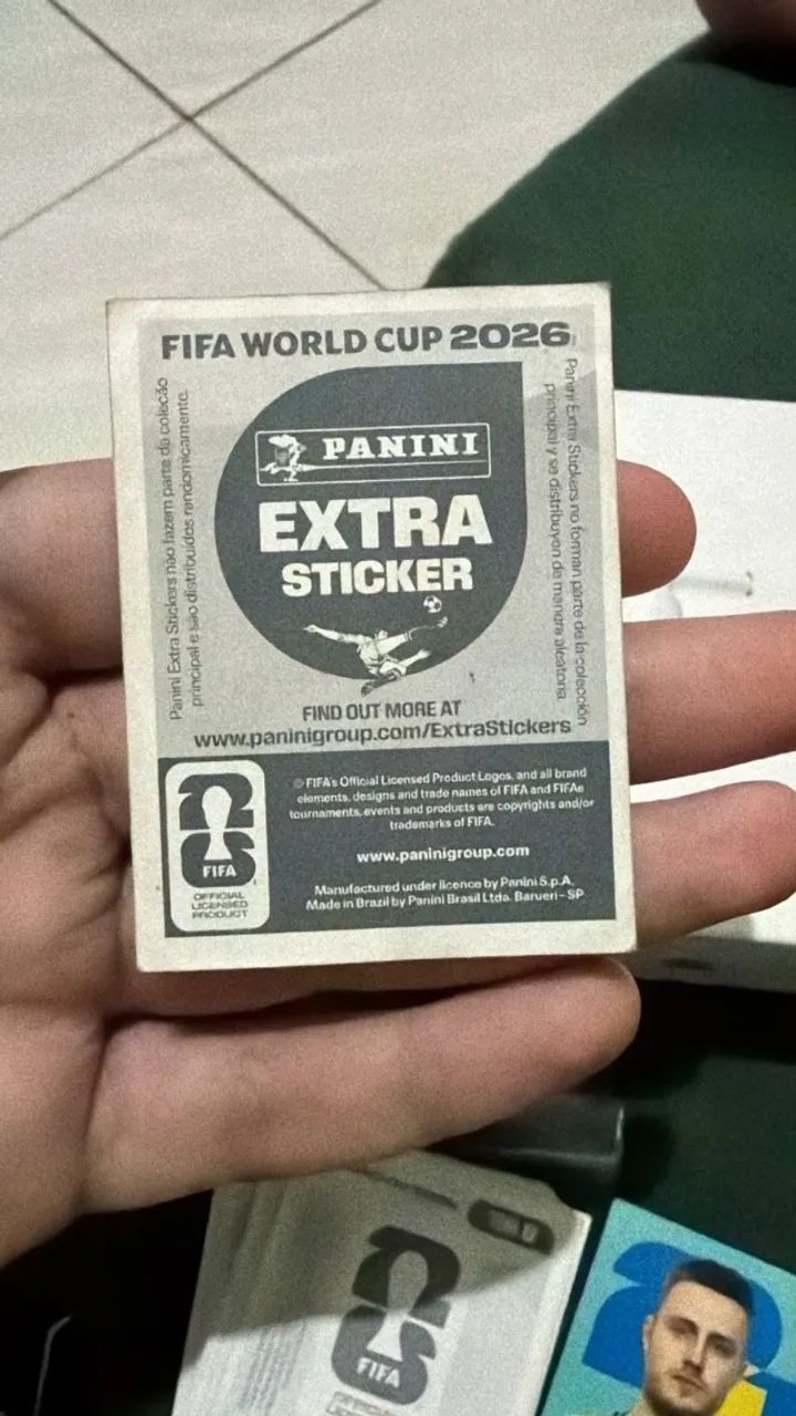 Figurinha da copa extra stickers de ouro - Foto 2