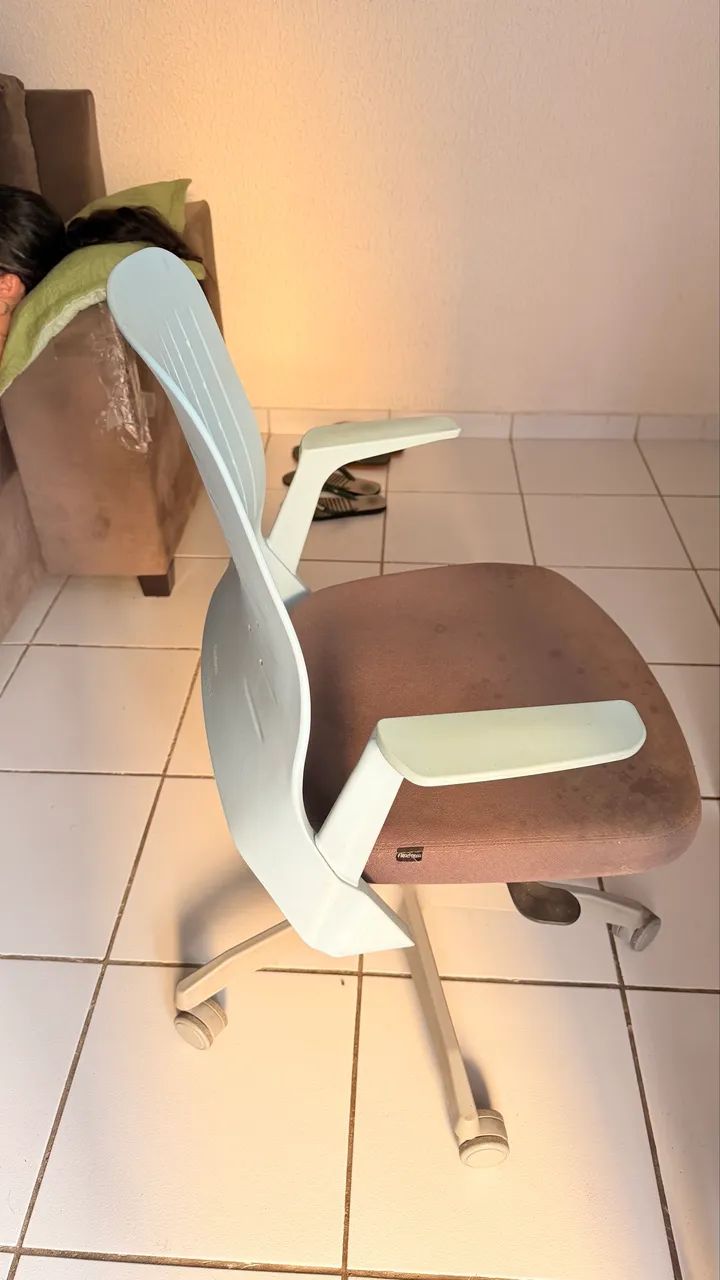 Vendo cadeira flexform ergonômica  - Foto 4