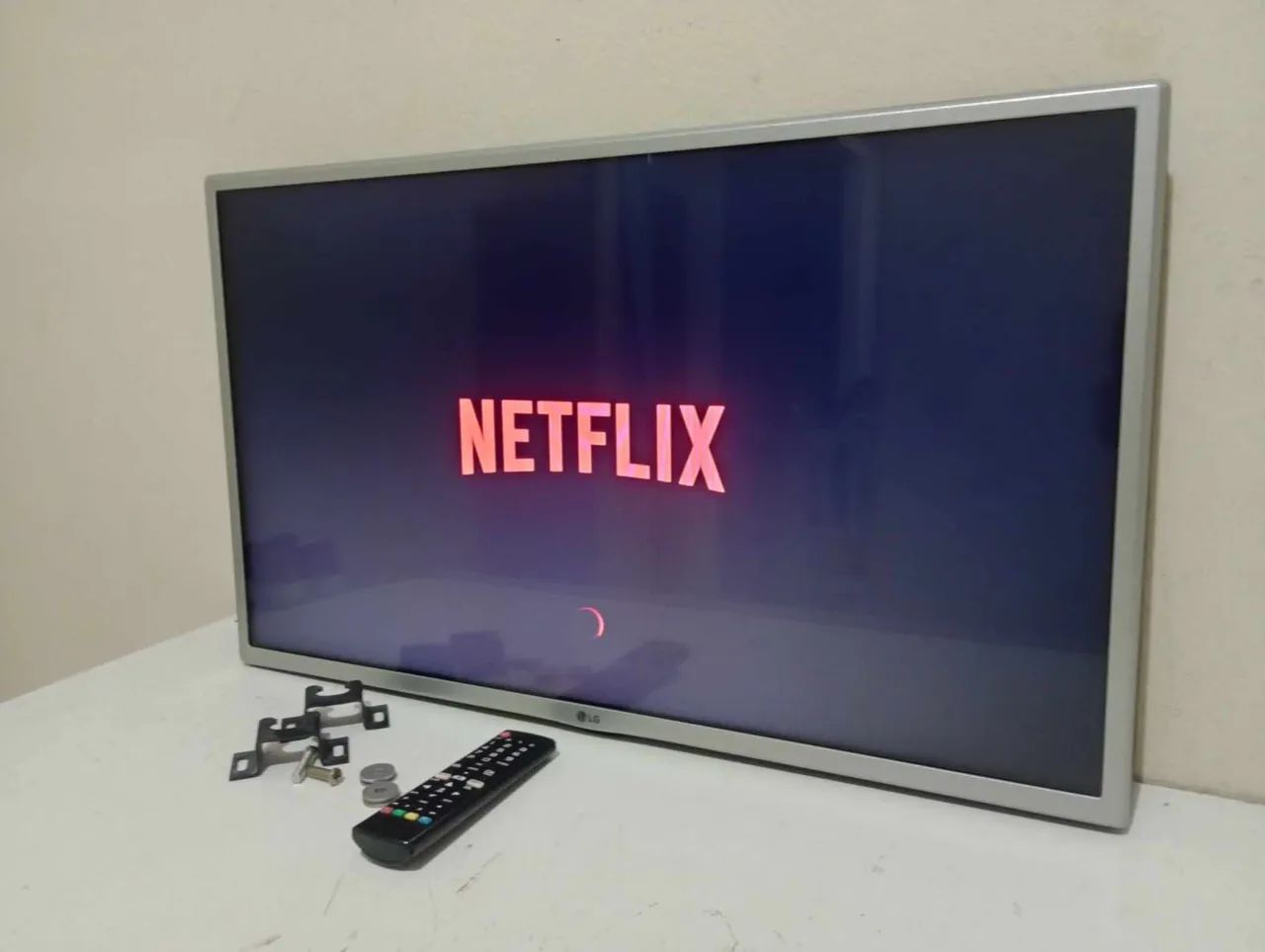 Smart tv de 32Pol LG Semi-nova  - Foto 4