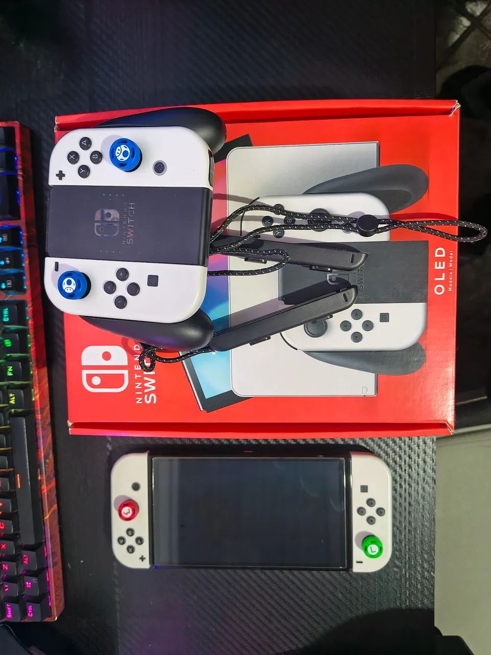 Vendo Nintendo Switch OLED + 1 joycon extra  - Foto 4