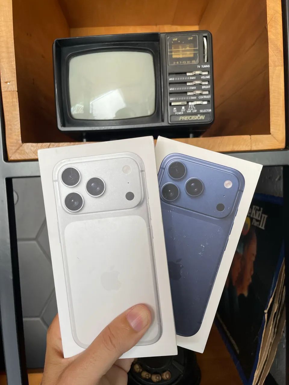 IPHONE 17 PRO 256GB SILVER/BLUE (LACRADO)
