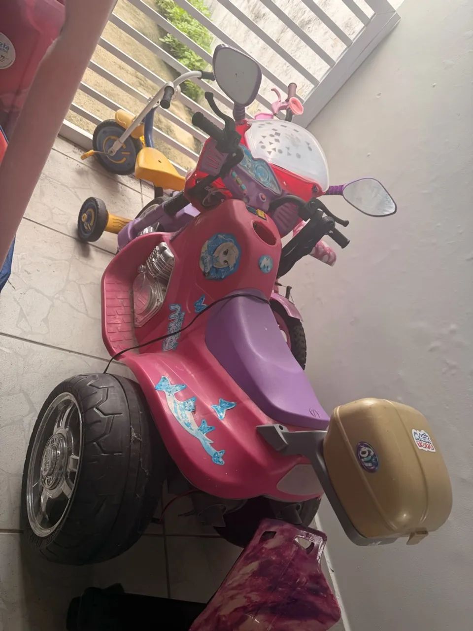 Moto elétrica infantil 
