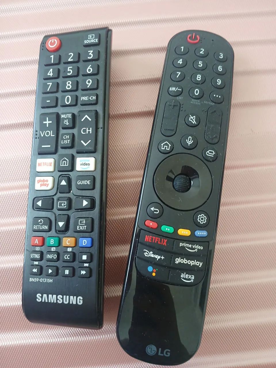 Dois controles remotos, com preço de um.
