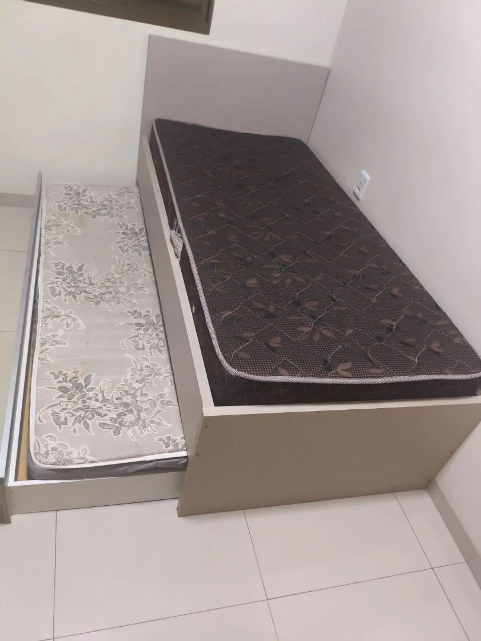 Cama de solteiro com colchão