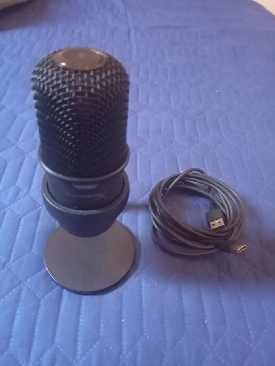 Microfone condensador HyperX Solocast - alta resolução