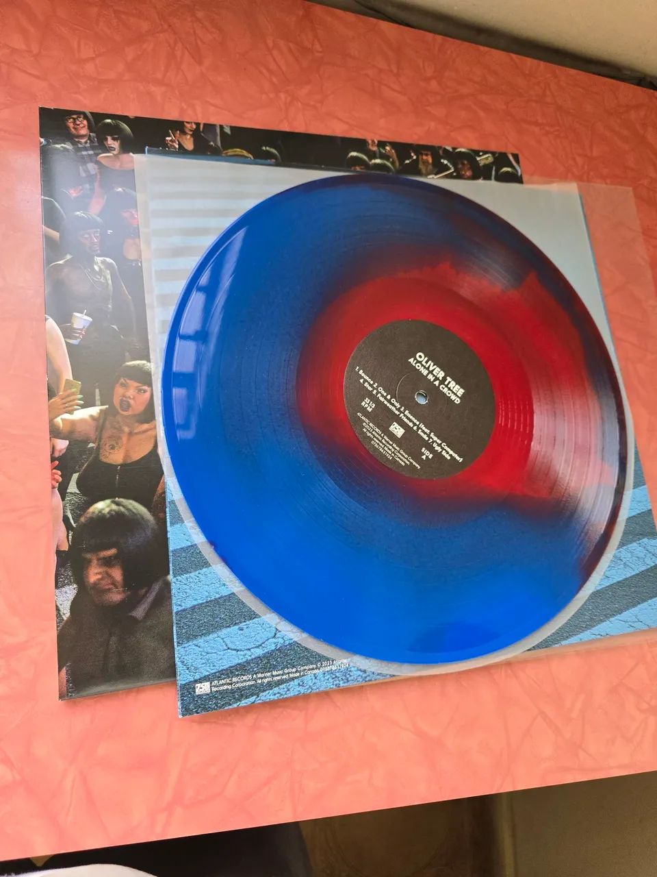 Oliver Tree - Alone In A Crowd Splatter - Foto 2