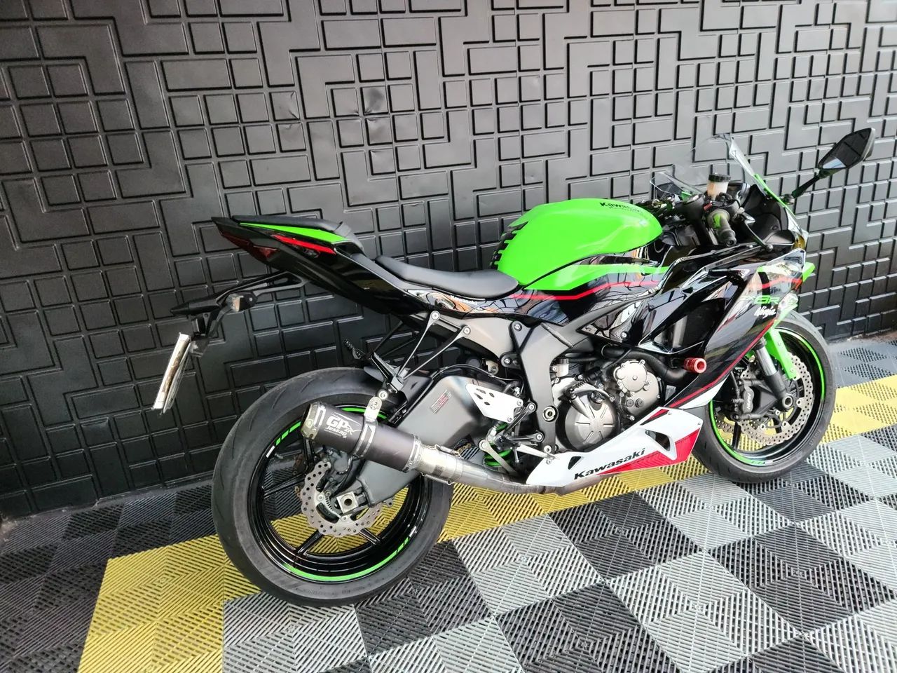 Kawasaki Zx-6r 636cc 2021 - 1520206844 | OLX